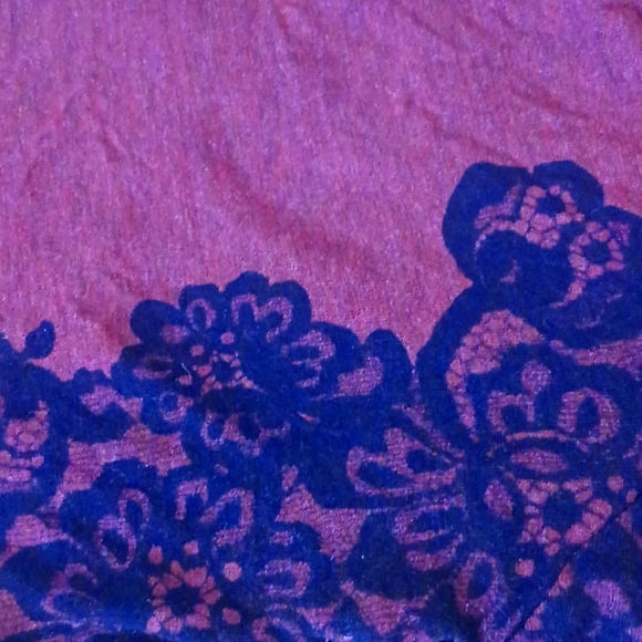 LOFT Burgundy and Black Graphic Lace Top Medium - Picture 7 of 7